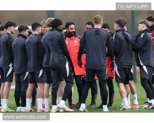 伤愈复出！足球巨星强势回归赛场引爆球迷期待